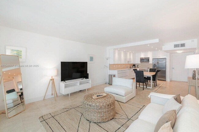 Building Photo - 2301 Collins Ave