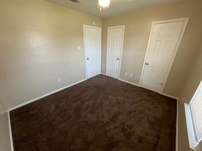 Building Photo - 3816 Sawtooth Dr