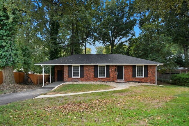 Building Photo - 332 Seneca Pl