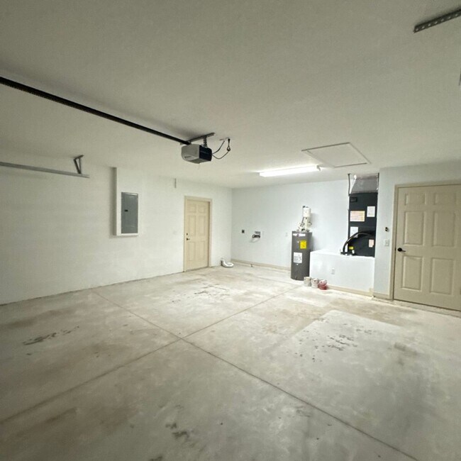 Building Photo - DISCOVER THE BEAUTIFUL 3 Bd/2Ba in Ocala!!