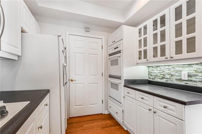 Building Photo - 3636 Habersham Rd NW