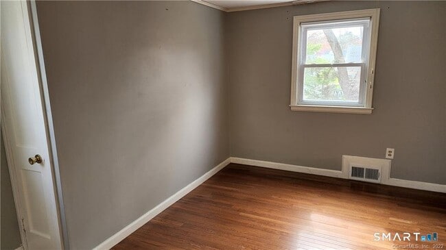 Building Photo - 25 Madsen Rd
