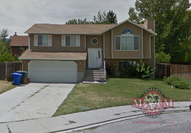 Primary Photo - Beautiful Remodeled 4 Bd 2 Bath Home