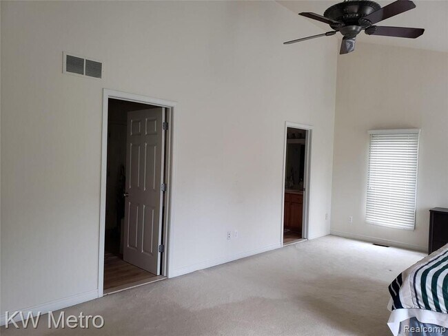 Building Photo - 1227 Letica Dr