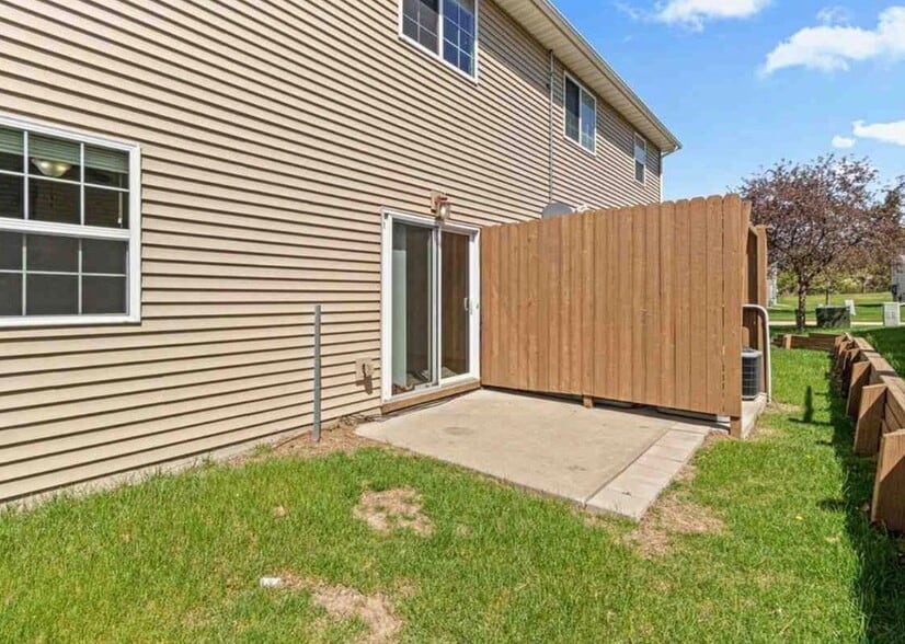 Building Photo - 1659 Burr Dr