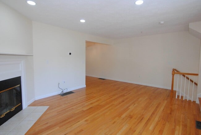 Building Photo - 68 Georgetown Dr