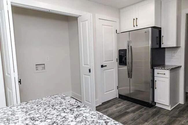 Building Photo - 410 Countryside Pl