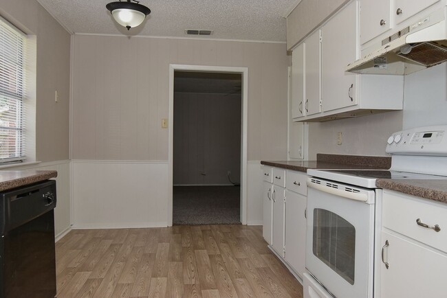 Building Photo - 3117 Chaparral- House