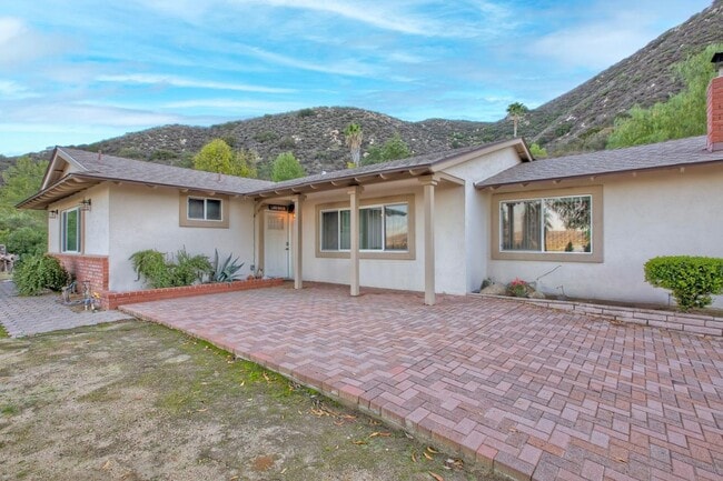 Building Photo - 18261 Sanders Dr