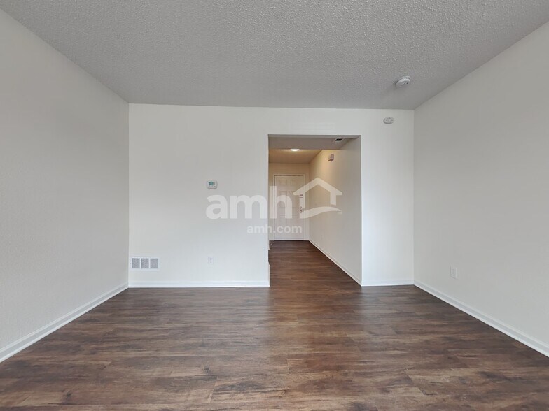 Building Photo - 7140 Kimble Dr