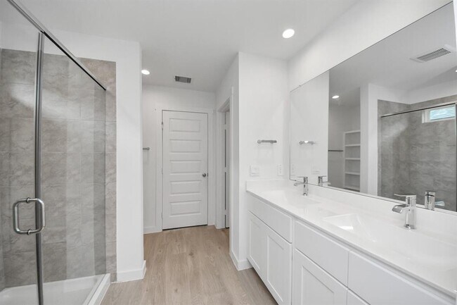 Building Photo - 8034 Tropea Dr