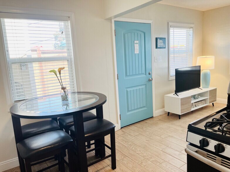 Building Photo - 2050 Balboa Ave