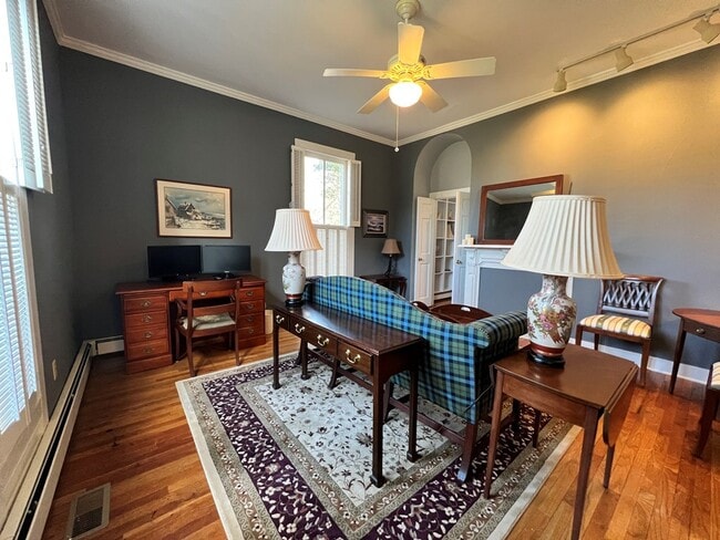 Building Photo - 4 Lee St