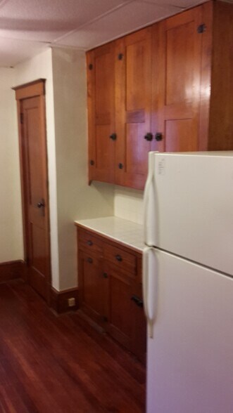 Building Photo - 1171 W Main St