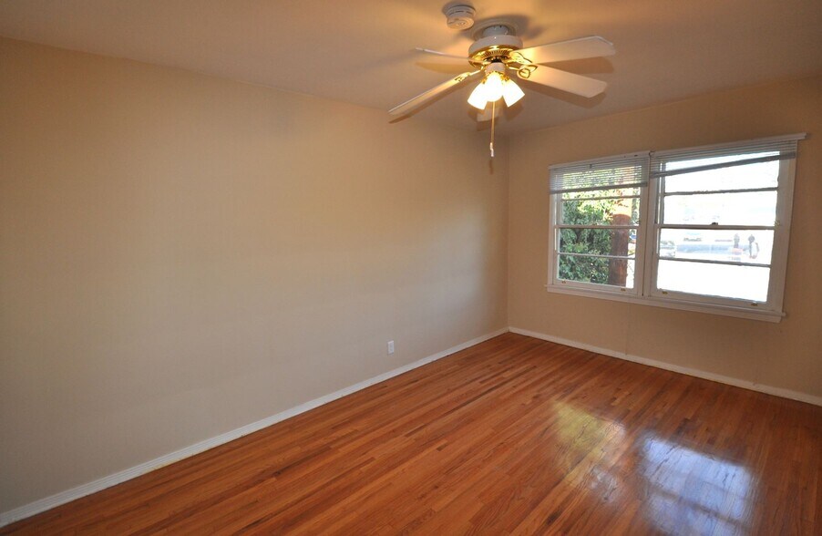 Building Photo - 11720 Magnolia Blvd