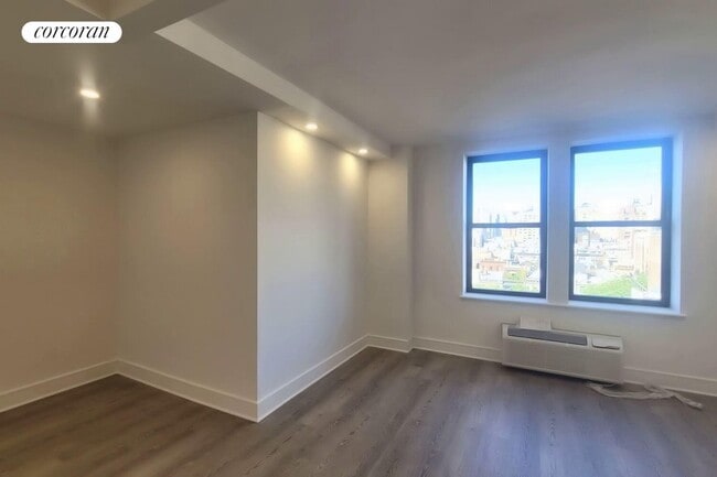 Building Photo - 45 W 81st St