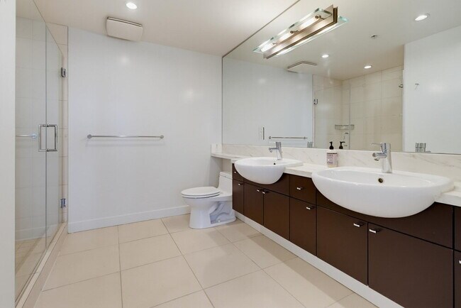 Building Photo - Skyline Views & Sophisticated Corner Living at Aria in Cortez Hill