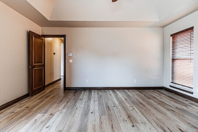 Building Photo - 4 Bed 3 Bath in Edmond!