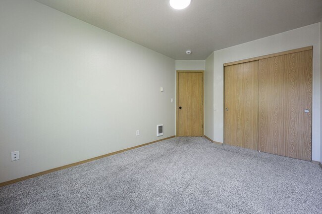 Building Photo - 4bed/2.5 Bathroom house - SE Portland