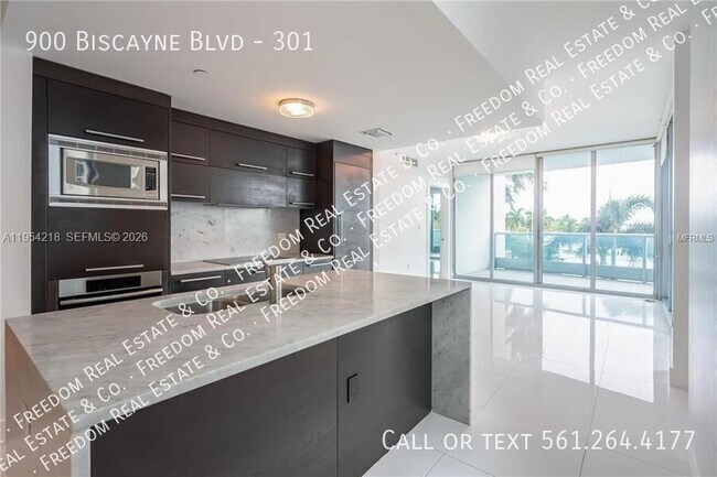 Building Photo - 900 Biscayne Blvd