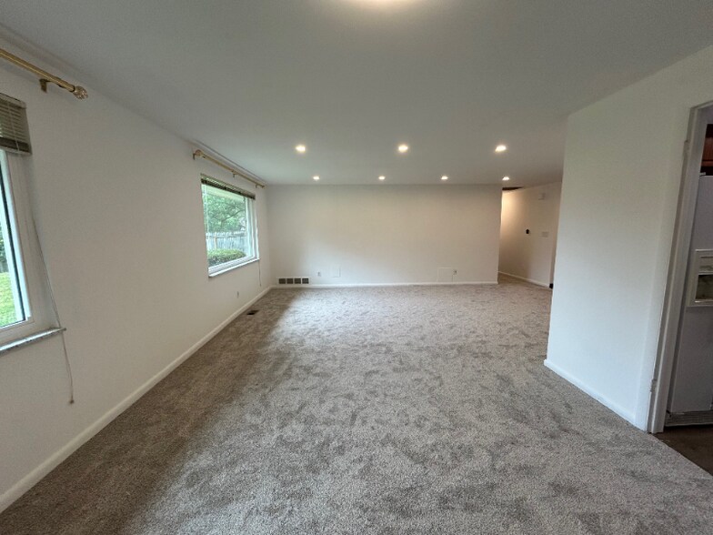 Building Photo - 2272 Berrycreek Dr