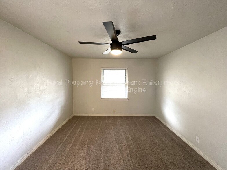 Building Photo - 2225 NW 50th St