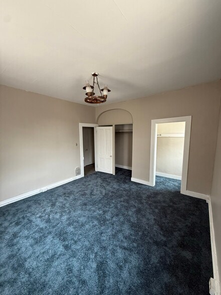 Building Photo - 1363 Capouse Ave