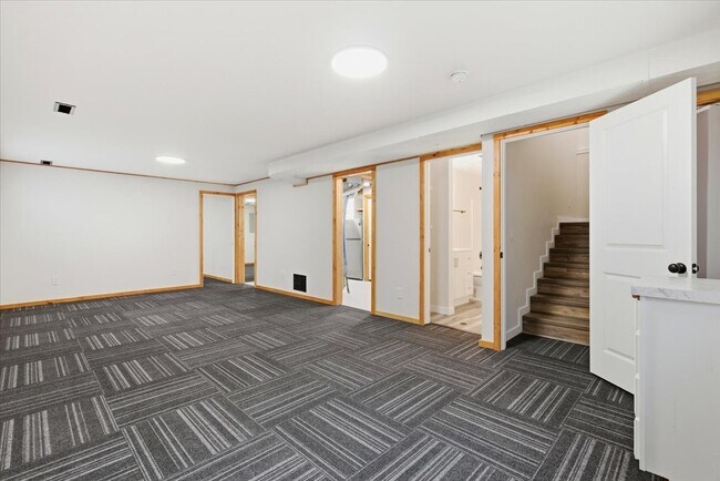 Building Photo - 6743 Kamloops Dr