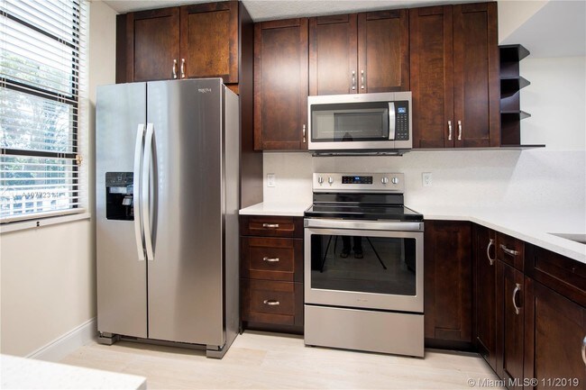 Building Photo - 1713 Whitehall Dr