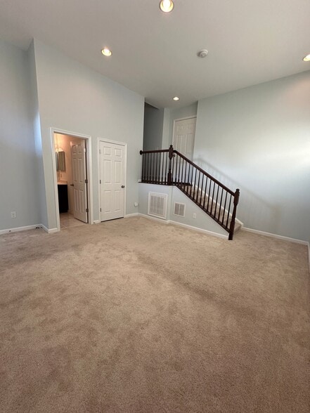 Building Photo - 9075 Alexander Way