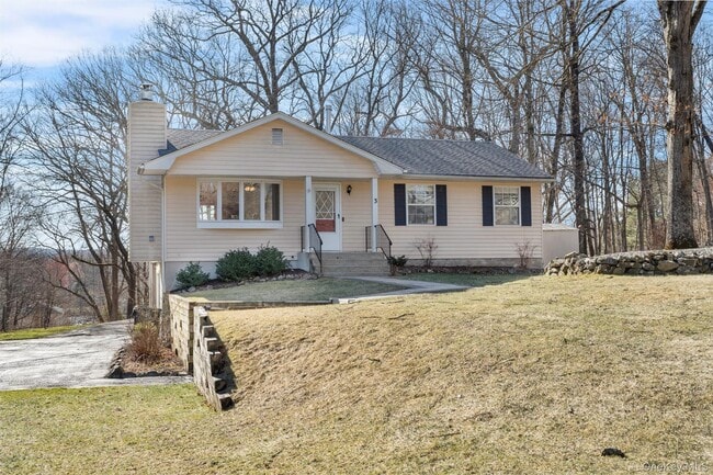 Building Photo - 3 Fredrick Dr