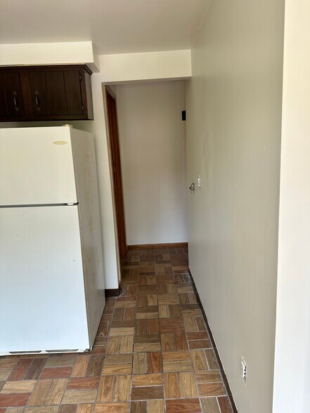 Building Photo - 350 Seneca Creek Rd