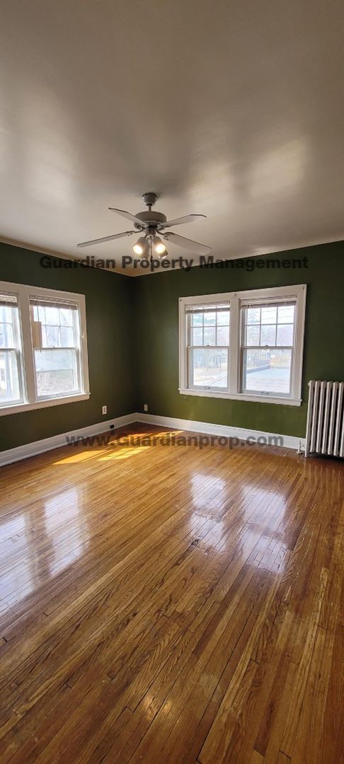 Building Photo - South Minneapolis duplex with garage parking