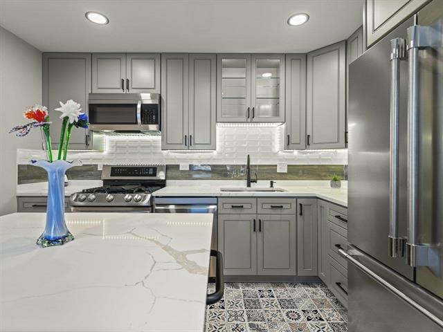 Building Photo - 2205 Clover Ave