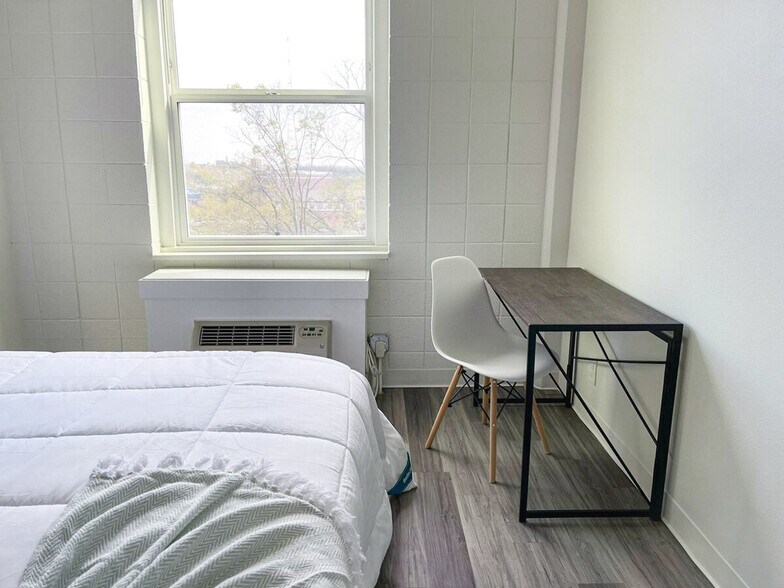 Building Photo - 2515 Burnet Ave