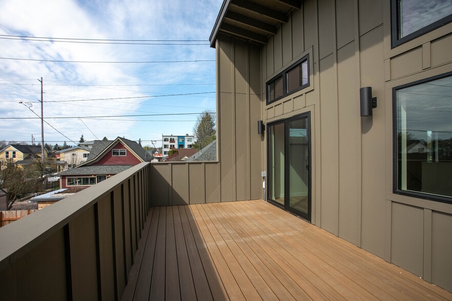 Building Photo - 2517 Vallette St