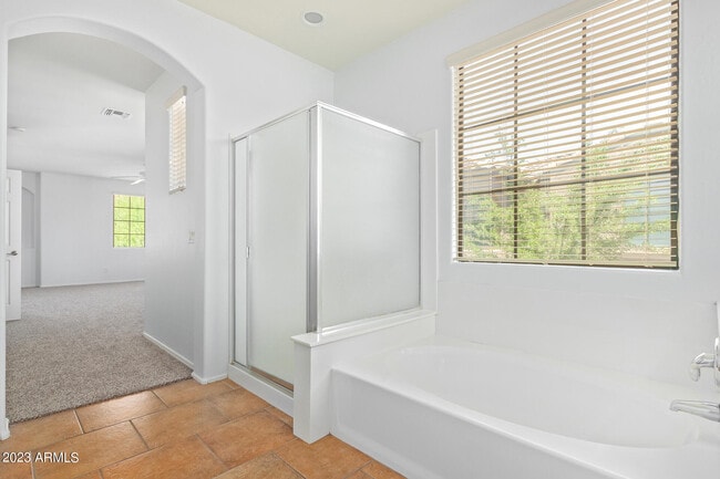 Building Photo - 2390 W Sleepy Ranch Rd