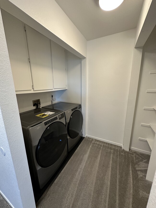 Building Photo - 357 Lighthouse Dr