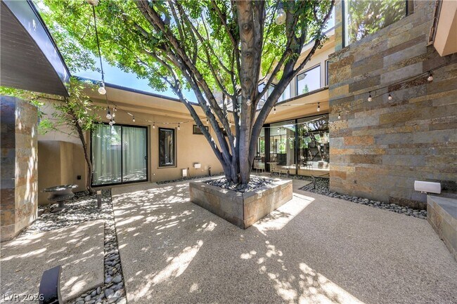 Building Photo - 1501 Foothills Village Dr