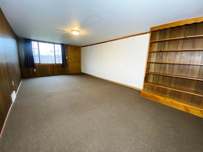 Building Photo - 3037 Humboldt Rd