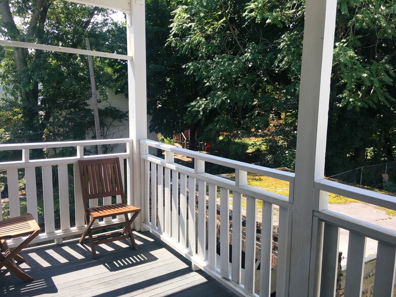 Building Photo - 52 Dimick St