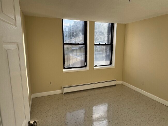 Building Photo - 46 Amesbury St