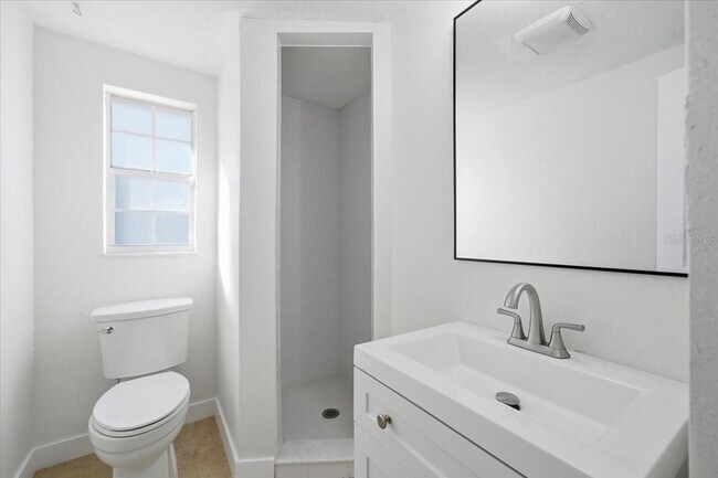Building Photo - 7527 Hatteras Dr