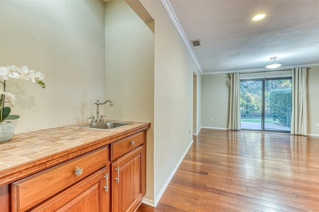 Building Photo - 39 Wimbledon Dr