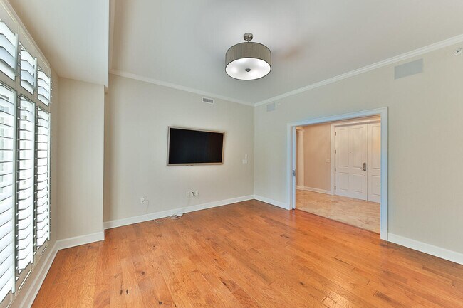 Building Photo - 404 Kelly Plantation Dr