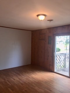 Building Photo - Three Bed / Two Bath Home