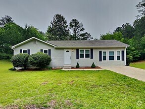 Building Photo - 2784 Warren Rd