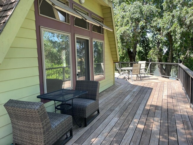 Building Photo - Amazing Garden Hwy Riverfront Home for Rent