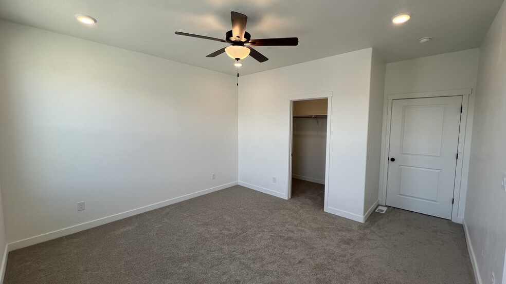 Building Photo - 594 S 900 W