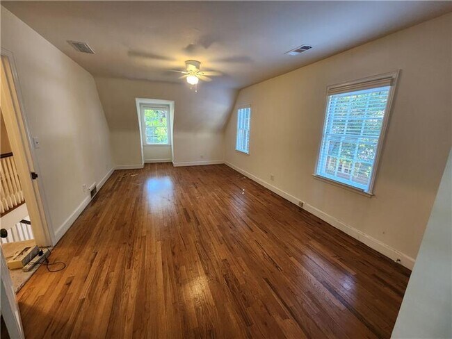 Building Photo - 65 Clarendon Ave